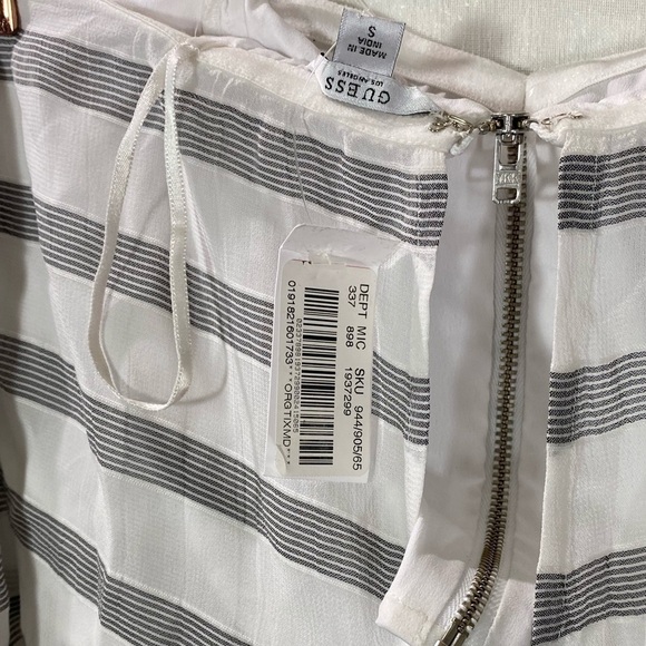 Guess off the shoulder striped floral flowy top size S - Picture 5 of 8